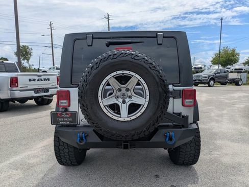 Used 2018 Jeep Wrangler Sport AWD/4WD image 5