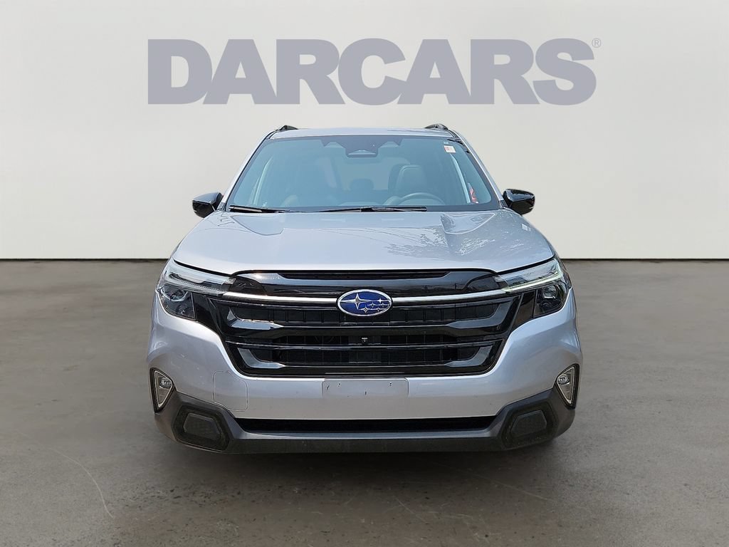 Used 2025 Subaru Forester Touring AWD/4WD image 2