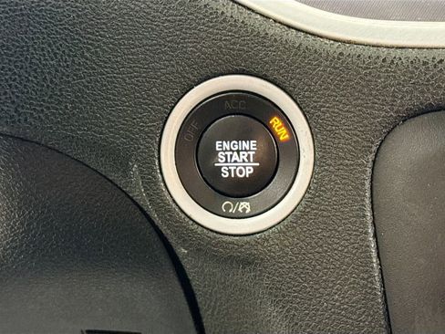 Used 2019 Dodge Charger SXT RWD image 16