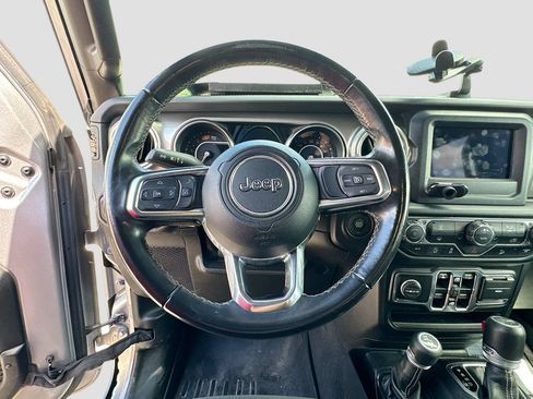Used 2019 Jeep Wrangler Unlimited Sahara AWD/4WD image 14