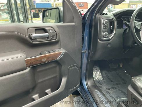 Used 2019 GMC Sierra 1500 SLT w/ SLT Convenience Package image 10