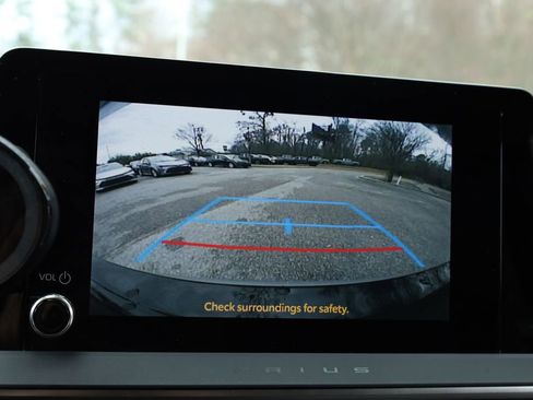 Used 2024 Toyota Prius XLE image 28