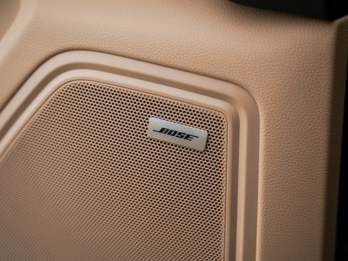 New 2026 Porsche Macan image 18