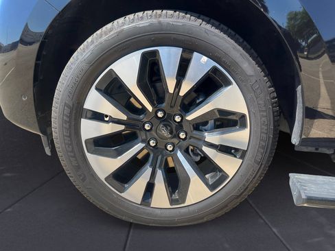 Used 2025 Ford Expedition Max Platinum w/ Driver's Package AWD/4WD image 14