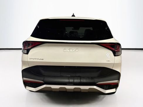 Used 2023 Kia Sportage LX AWD/4WD image 6