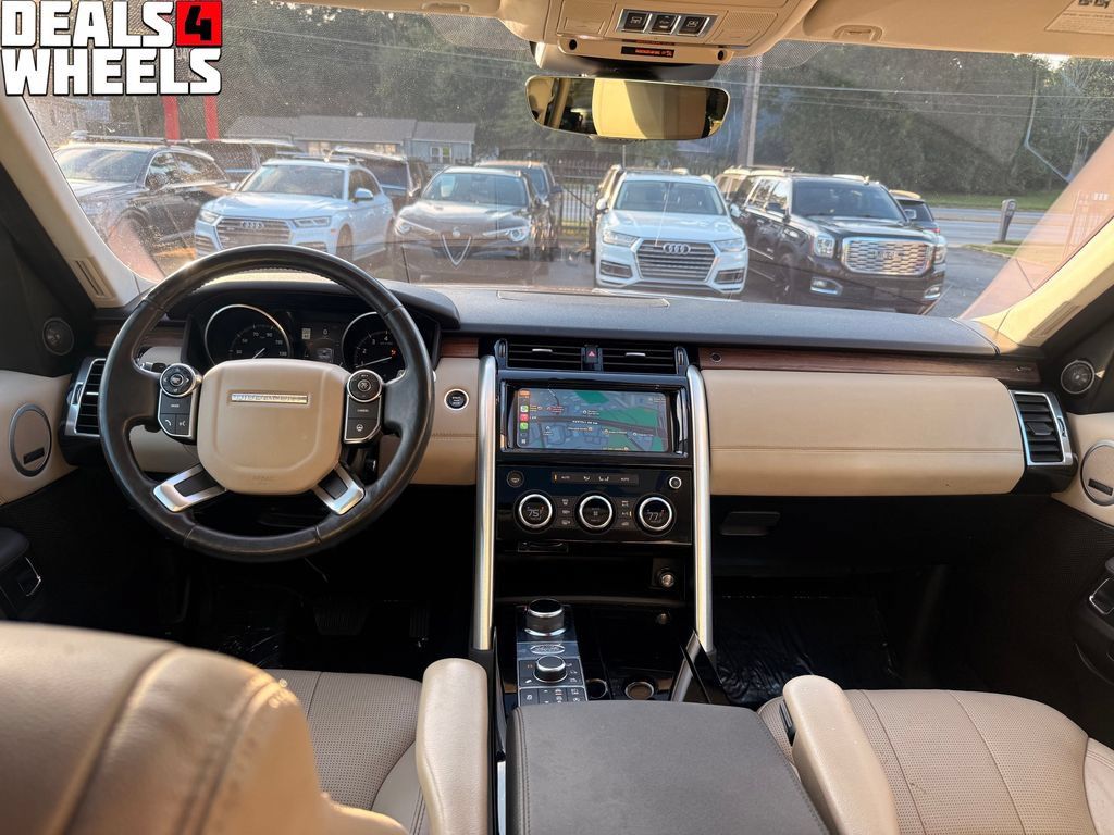 Used 2017 Land Rover Discovery HSE AWD/4WD image 12