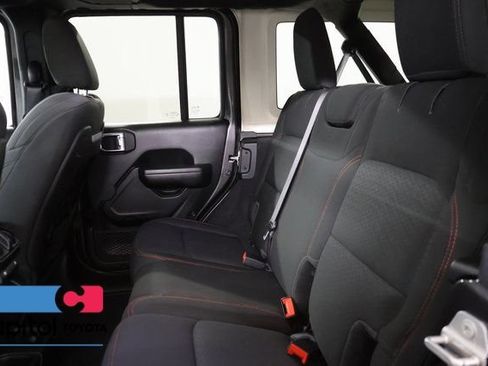 Used 2021 Jeep Wrangler Unlimited Rubicon AWD/4WD image 31