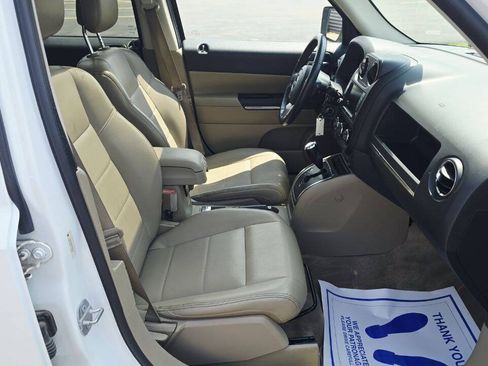 Used 2015 Jeep Patriot Limited w/ Sun/Sound Group AWD/4WD image 16