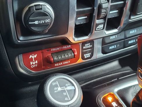 Certified 2025 Jeep Wrangler Unlimited Rubicon 4xe AWD/4WD image 12