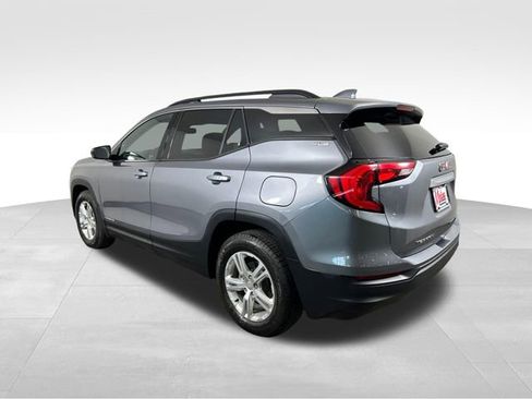 Used 2020 GMC Terrain SLE w/ Driver Convenience Package FWD image 4