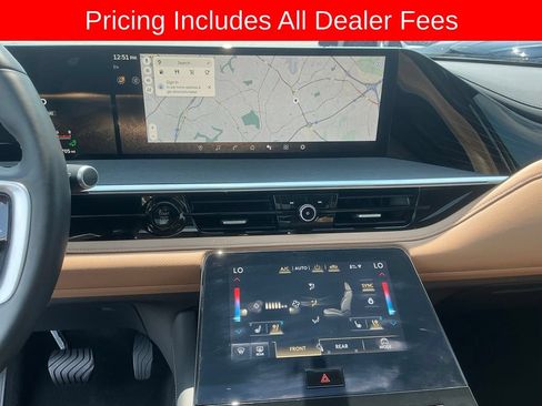 Used 2025 INFINITI QX80 Sensory AWD/4WD image 17