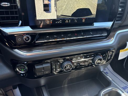New 2026 Chevrolet Silverado 1500 LT Trail Boss w/ LT Trail Boss Premium Package AWD/4WD image 18