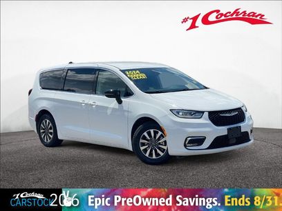 Used 2024 Chrysler Pacifica Limited