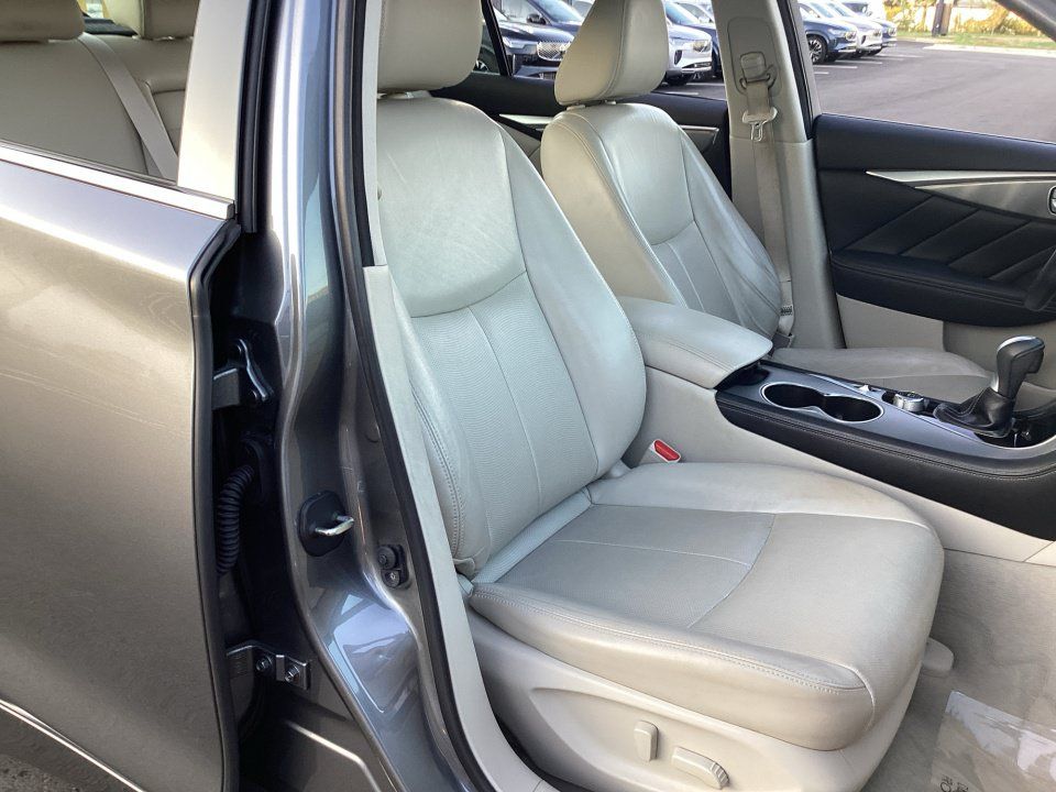 Used 2015 INFINITI Q50 Premium w/ Navigation Package RWD image 32