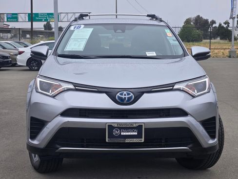 Used 2018 Toyota RAV4 LE w/ Carpet Mat Package AWD/4WD image 2