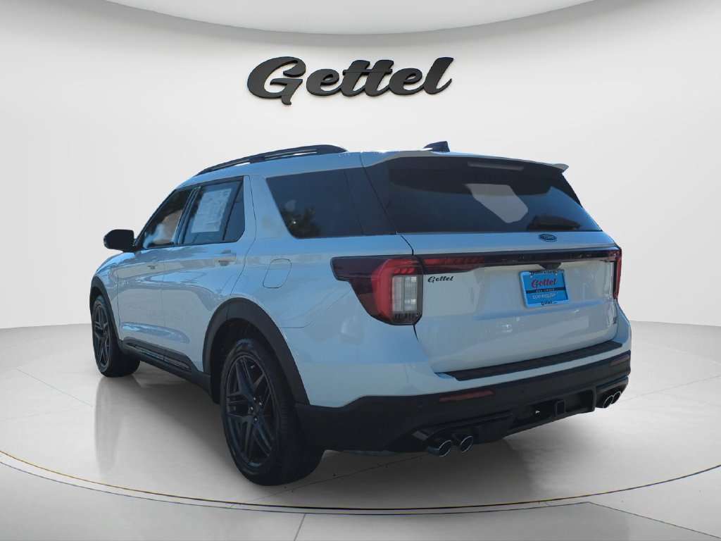Used 2025 Ford Explorer ST AWD/4WD image 7