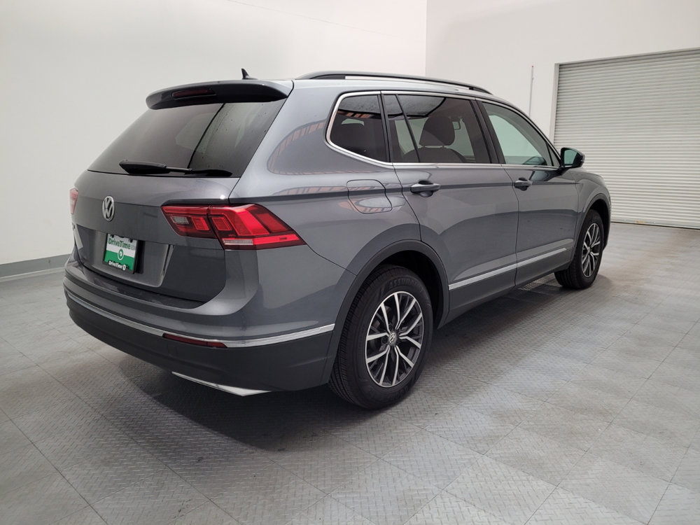 Used 2020 Volkswagen Tiguan SE w/ Panoramic Sunroof Package FWD image 9