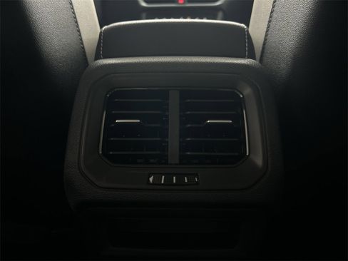 New 2026 Volkswagen Taos SE image 36