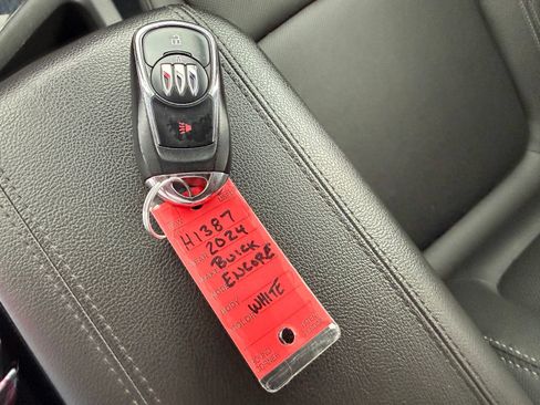 Used 2024 Buick Encore GX Sport Touring FWD image 39