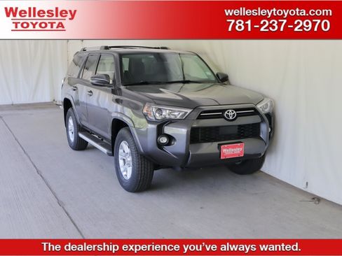 Used 2023 Toyota 4Runner SR5 Premium w/ Moonroof Package AWD/4WD image 1