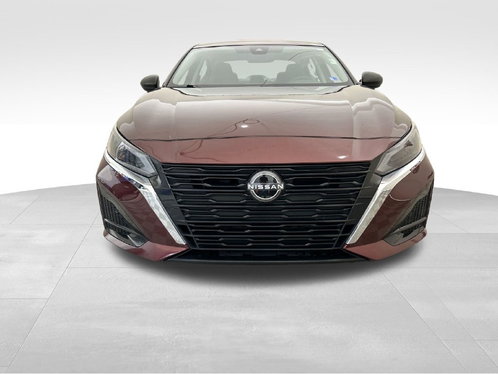 Used 2024 Nissan Altima 2.5 SV FWD image 9
