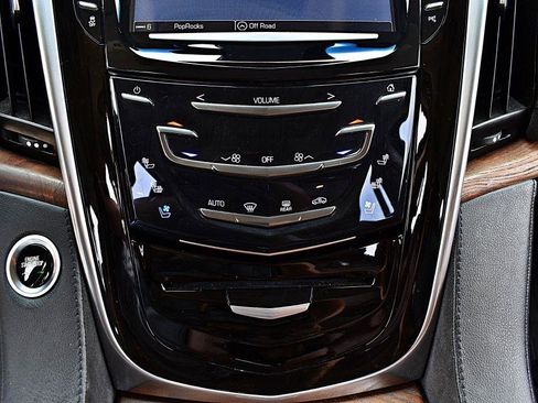 Used 2020 Cadillac Escalade Luxury RWD image 36