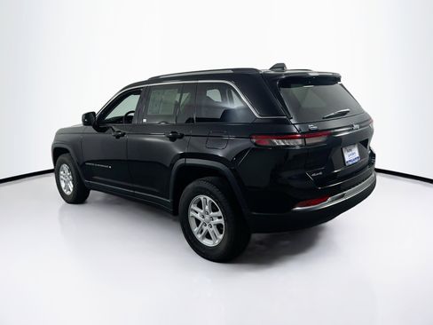 Used 2023 Jeep Grand Cherokee Laredo image 7