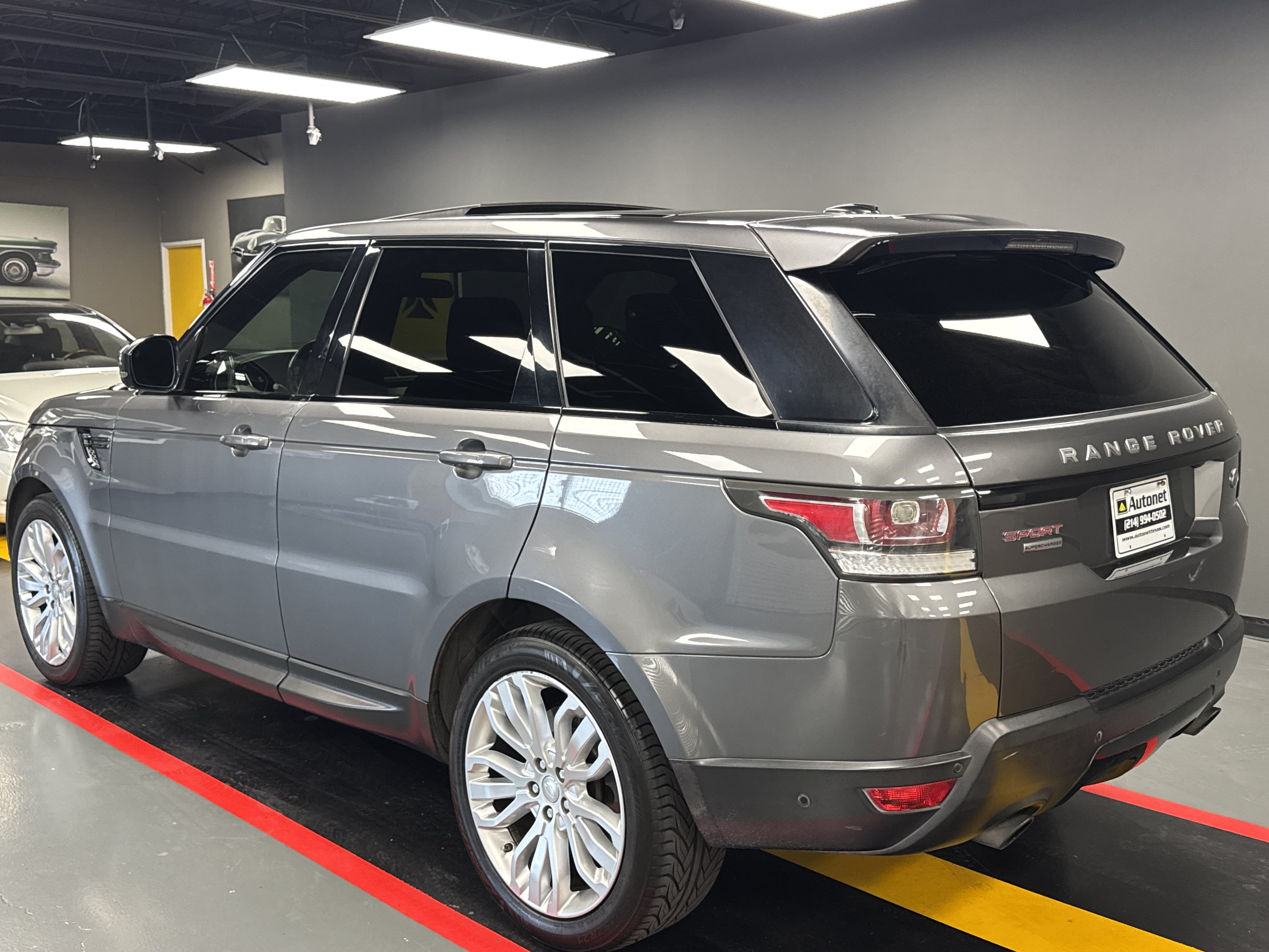 Used 2015 Land Rover Range Rover Sport Supercharged AWD/4WD image 3
