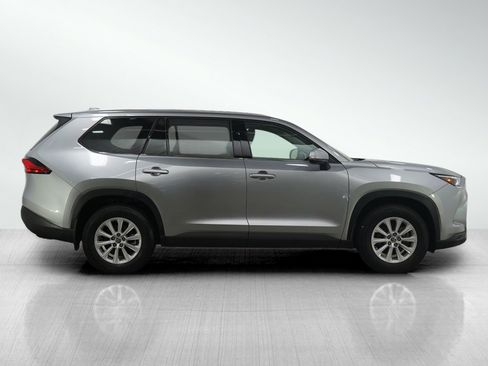 Used 2024 Toyota Grand Highlander XLE image 6