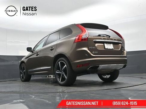 Used 2015 Volvo XC60 T5 w/ Proximity Package image 42