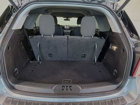 Used 2023 Ford Explorer XLT image 28