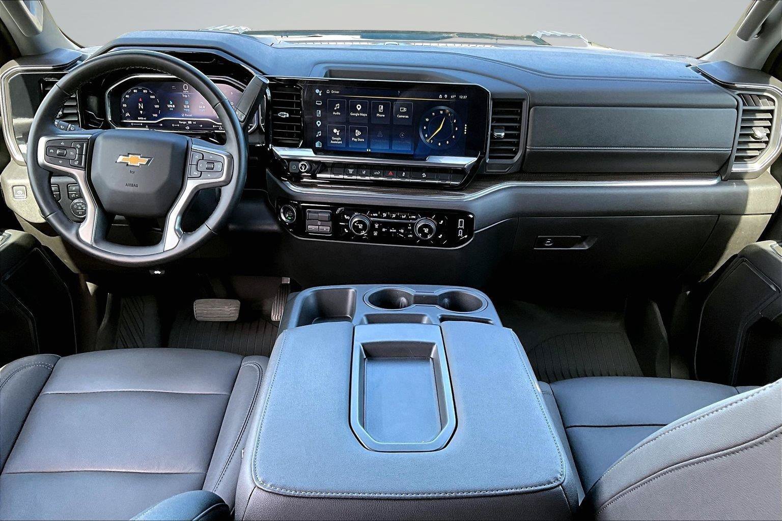 Used 2025 Chevrolet Silverado 3500 LT w/ Leather Package AWD/4WD image 17