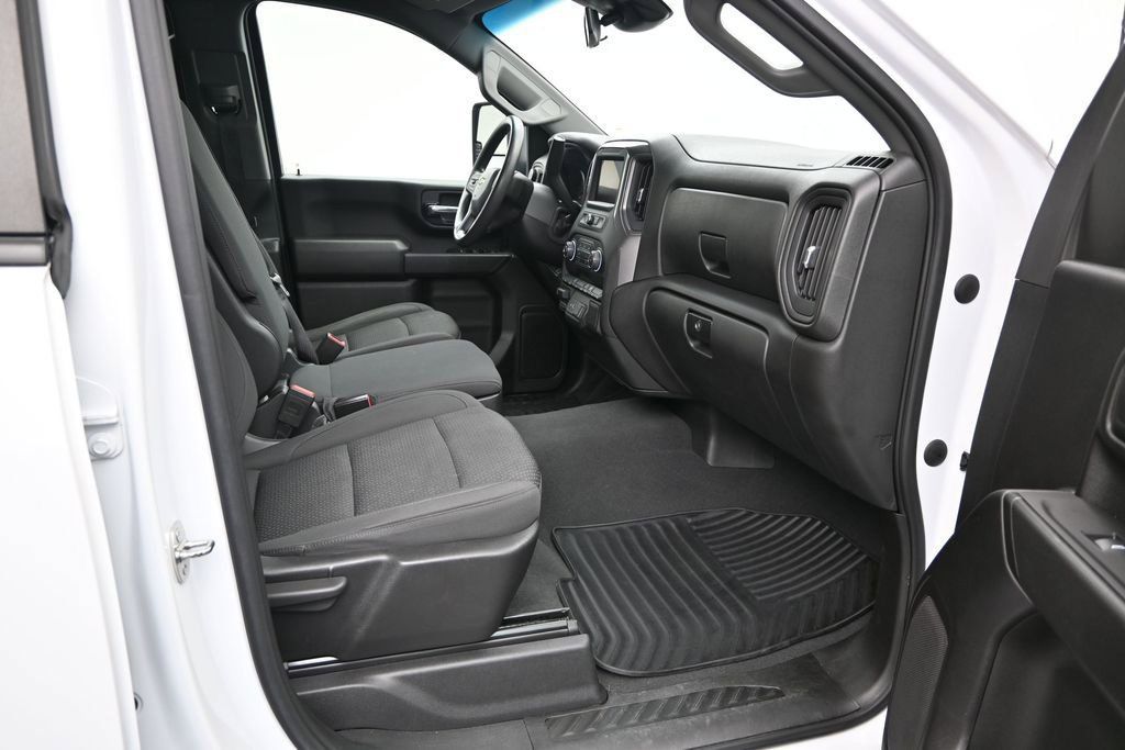 Used 2024 Chevrolet Silverado 2500 Custom AWD/4WD image 27