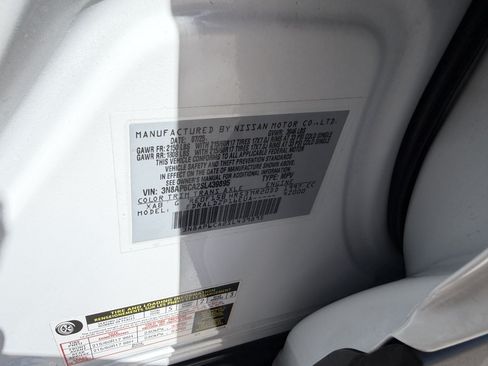 Used 2025 Nissan Kicks SV FWD image 36