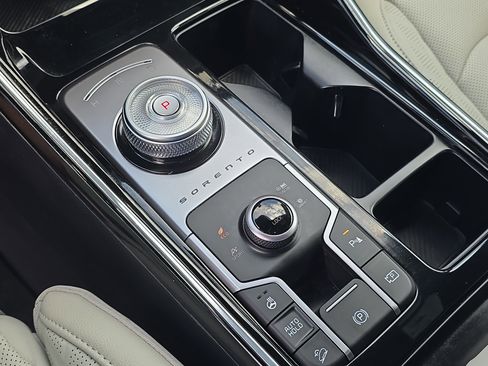 Certified 2025 Kia Sorento SX Prestige image 27