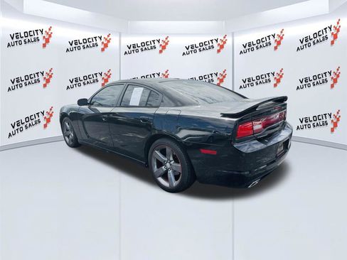 Used 2014 Dodge Charger SXT Plus image 4