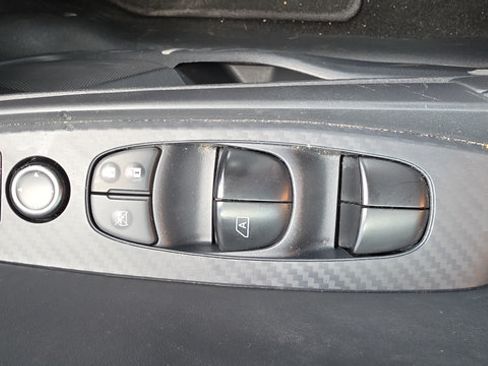 Used 2025 Nissan Sentra SV FWD image 11