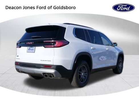 Used 2025 GMC Acadia Elevation image 3