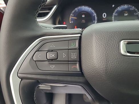 New 2025 Jeep Grand Cherokee 4WD image 3