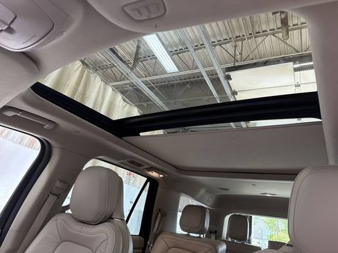 Used 2019 Lincoln Navigator Reserve AWD/4WD image 23