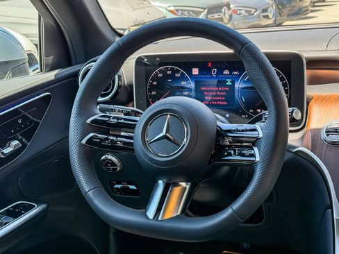 New 2025 Mercedes-Benz GLC 350e 4MATIC image 16