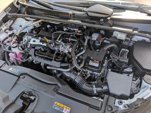 Used 2025 Toyota Prius LE FWD image 20