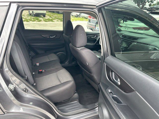 Used 2019 Nissan Rogue SV w/ Premium Package FWD image 8