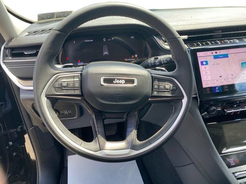 Used 2023 Jeep Grand Cherokee Limited w/ Black Appearance Package AWD/4WD image 21
