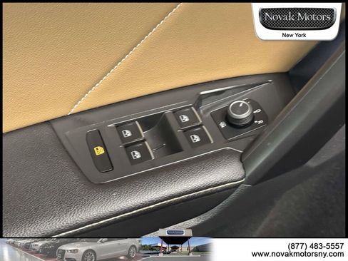 Used 2023 Volkswagen Tiguan SE image 14