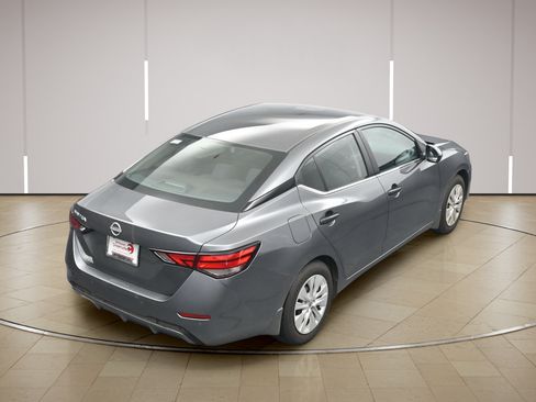 Used 2025 Nissan Sentra S FWD image 31