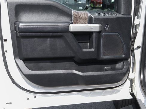 Used 2017 Ford F350 Lariat w/ Chrome Package image 13