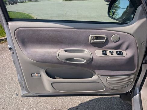 Used 2002 Toyota Tundra SR5 AWD/4WD image 9