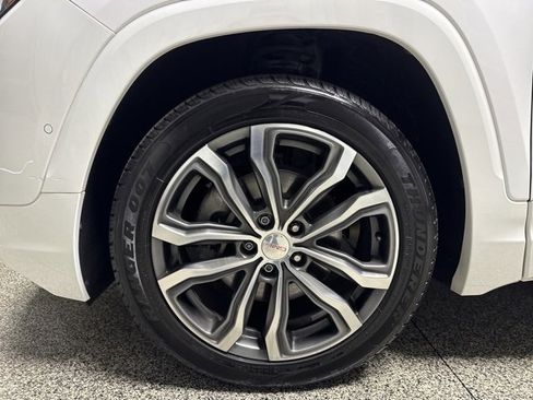 Used 2019 GMC Terrain Denali w/ Advanced Safety Package image 4