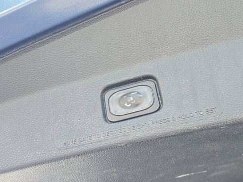 Used 2018 Ford Explorer XLT w/ Equipment Group 202A AWD/4WD image 28